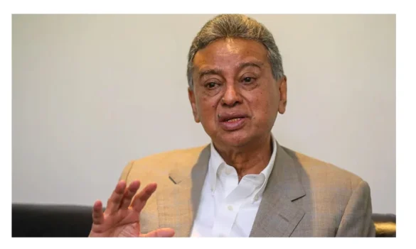 অর্থ ও পরিকল্পনা মন্ত্রী আমীর খসরু মাহমুদ চৌধুরী। 