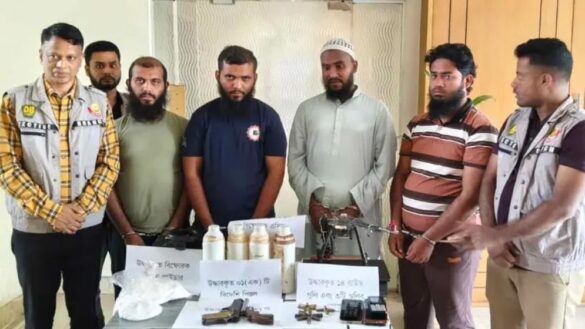 গোয়েন্দা পুলিশ (ডিবি)।