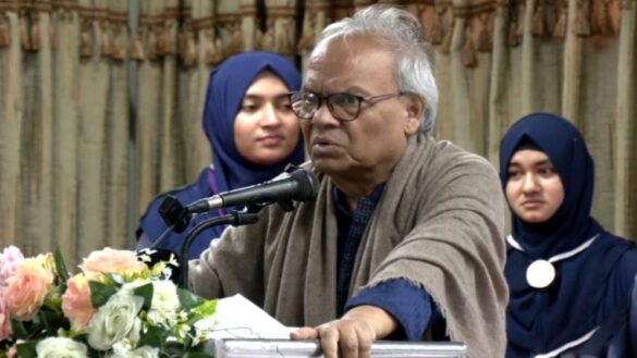 প্রধানমন্ত্রীর রাজনৈতিক উপদেষ্টা ও বিএনপি'র সিনিয়র যুগ্ম মহাসচিব রুহুল কবির রিজভী। 