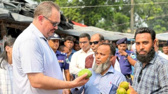 মার্কিন রাষ্ট্রদূত ব্রেন্ট টি. ক্রিস্টেনসেন।