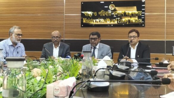স্বাস্থ্য ও পরিবারকল্যাণমন্ত্রী সরদার মো. সাখাওয়াত হোসেন। 